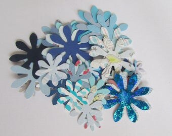 Bag of 50 flower embellishments