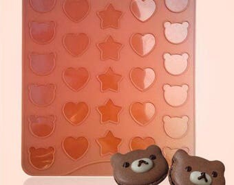 Silicone mat to make macarons