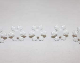 Set of 10 brads / fasteners Parisian white snowflakes (12mm)