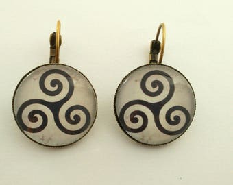 Bronze earrings, Special Brittany "Tryskel".