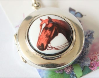 Sterling silver locket. Horse design locket. Equestrian gift idea. Locket and chain