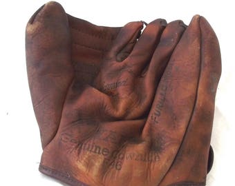 Vintage Baseball Mitt, Yale Furillo Model Cowhide Glove (A1)