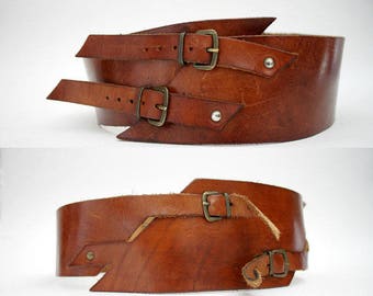 1970s Vintage belt. Wide chestnut brown leather. Cinch waist, XS, S, M.
