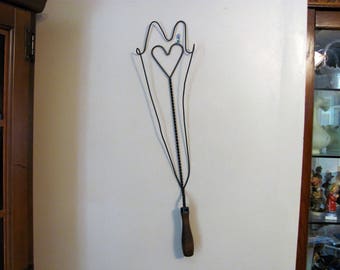 Antique Wire Rug Beater / Rustic Wall Decor / Farmhouse Decor