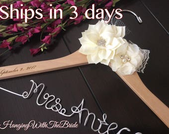 Bride hanger, Wedding hanger, custom wire hanger, bridal hanger, bride gift, bridesmaids gift, custom made hanger
