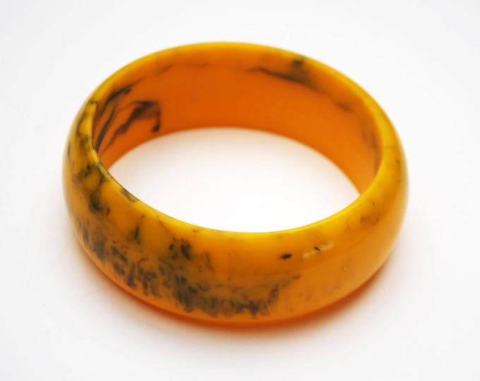 Vintage Bakelite Bangle - Marbled Black yellow Orange Mustard - Vintage plastic bracelet