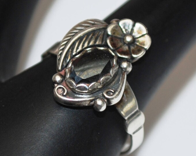 Hematite ring Sterling - Wheeler mfg Company - size 9 1/2 - flower - Native American tribal southwestern ring