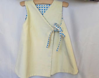 Reversible dress in pale yellow and cotton velvet with beige and blue dots 12/24 months