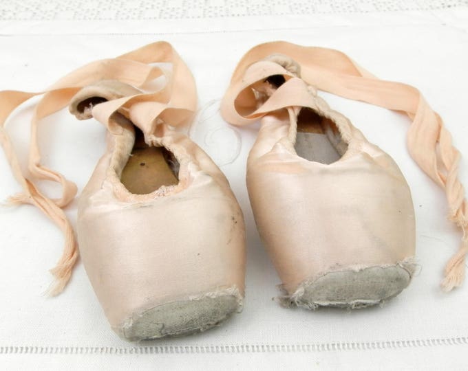 Vintage Pink Satin Girls Pointe Ballet Shoes with Ribbons, Worn Shabby Ballerina Costume Shoe by Bloch Size 4 with Leather Sole