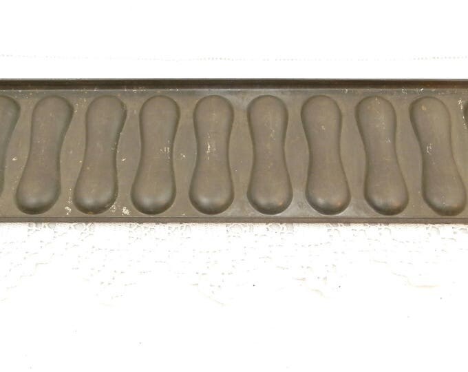 Vintage French Metal Boudoir Cake Pan with Wall Hanging Hook, Country Farmhouse Bun Mold, Retro Baking from France , Bakeware, Madelaine