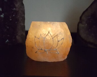 Lotus Himalayan salt candle holder. Lotus flower tea light holder. Raw crystal votive holder. Reiki stone. Himalayan salt lamp. 700-1000g