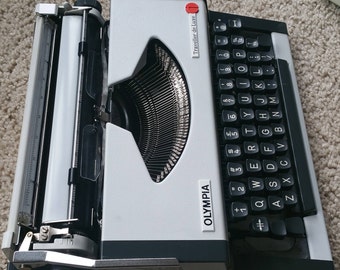 Olympia Traveller Deluxe Portable Typewriter