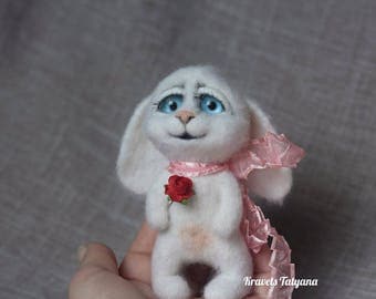 Needle felted white bunny, needle felted animal, Felted bunny, Little bunny, soft sculpture, wool figurine, felt hare, felt toy, home decore