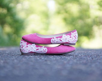 Coral Wedding Shoes, Wedding Flats, Coral Flats, Bridal Flats, Bridal Shoes, Bridesmaid Gift, Ballet Flats,Low Wedding Shoes with Ivory Lace