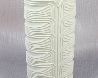 Large White Plastic Textured 1960's Vase by Dialene Better-Maid