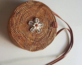 Round Rattan Beach Bag Seashell Flower (Flower Weave), Round Bag, Straw Bag