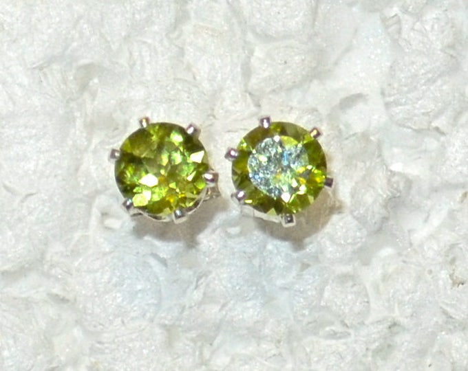 Peridot Stud Earrings, 5mm Round, Natural, Set in Sterling Silver E1080