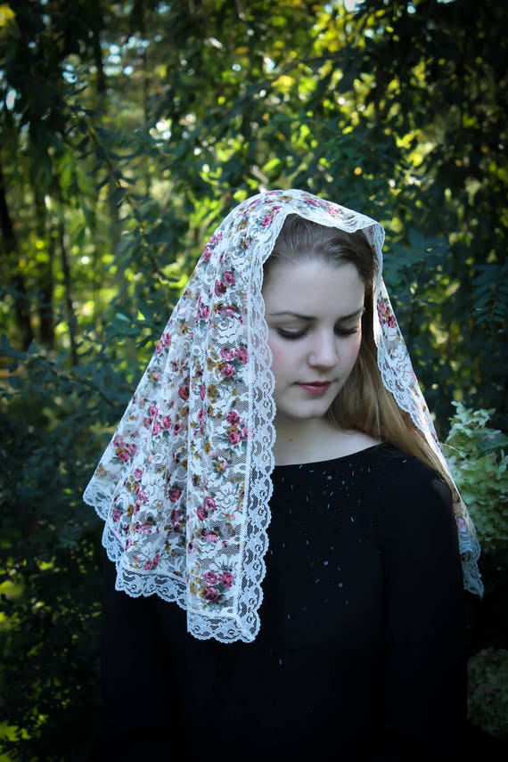 Evintage Veils Ivory Floral Embroidered Lace Mantilla Chapel