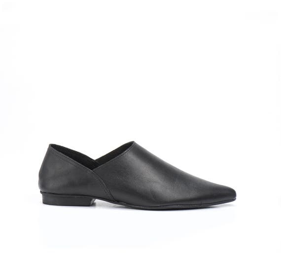 Women Flat Shoes / Black Soft Leather Flats / Slip Ons / Clogs