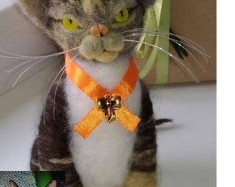 Custom Cat Portrait/ Custom Pet Portrait/ Needle felted Cat/ Pet portrait/ Custom Cat/ Wool cats/ Cat lover gift/ Pet Urns/ Felted pets