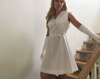 White vintage 70's wedding dress Brocade white sleeveless evening bow detail cocktail dress Size S
