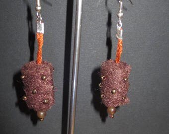 Brown felt and 13 beads earrings