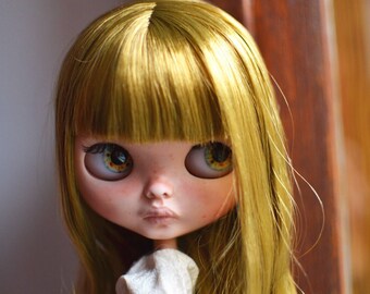 Zahra ~ custom doll ~ ooak ~ fashion doll ~ blythe doll ~ big eyes ~ bambola ~ art doll ~ legit Blythe doll Varsity Deen.