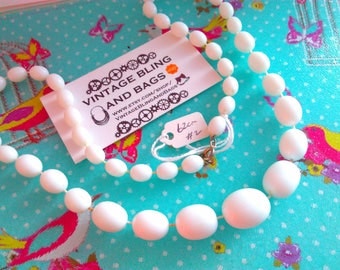 62cm vintage 1980s necklace (#2) 1980s necklace, white bead necklace, white necklace, vintage necklace, necklace, vintage bead necklace
