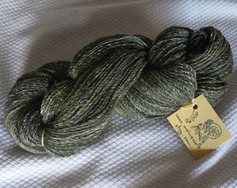 Merino yarn with soy and bamboo fibers, green, knitting wool, hand spun yarn, hand spun, wool yarn, art yarn, wool, dyed yarn, 100 g, 3.5 oz