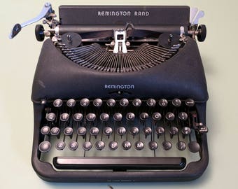 Remington Rand Deluxe Model 5 Portable Typewriter c1947