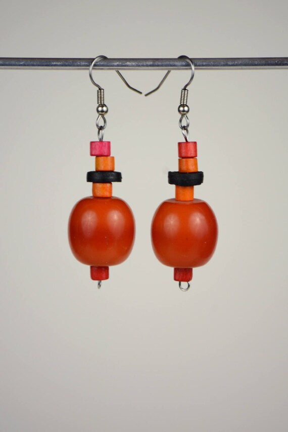 RR#115 Amber Drop Earrings with Hot Pink