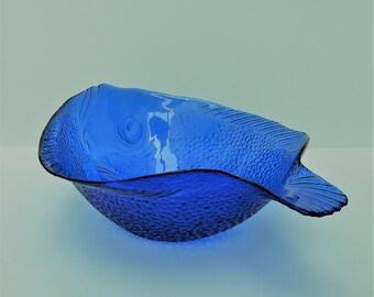 Arcoroc Poisson - Large serving bowl in Sapphire blue
