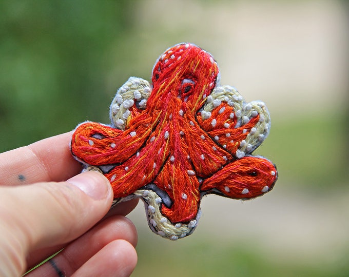 Octopus Pin Summer Jewelry Sea Lover Gift Nature Pin Embroidered Brooch Textile Jewelry Felt Modern Embroidery Party Summer Outdoors