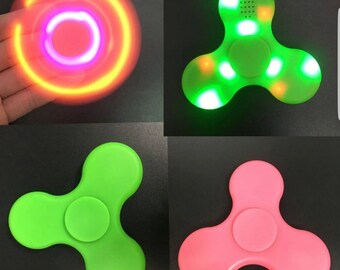 LED, Bluetooth Fidget Spinner / Finger Spinner - pink, blue, green, white