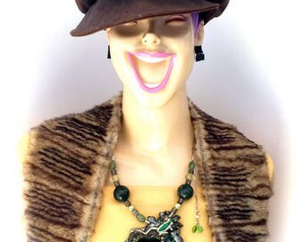 Designer vintage baroque spirit pond frog necklace