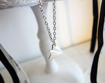 Collier - Collier minimaliste - Collier Origami et sa chaîne de dos - Collier avion en papier argenté - Collier argenté // Collection Asiach