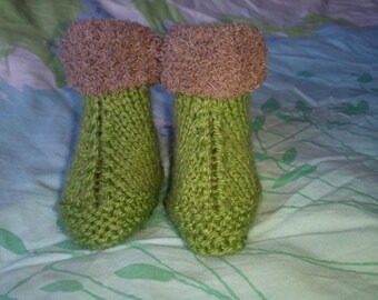 Pair of booties 3/6 months hand knitted