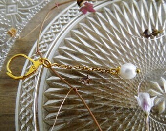 Earrings with freshwater pearls