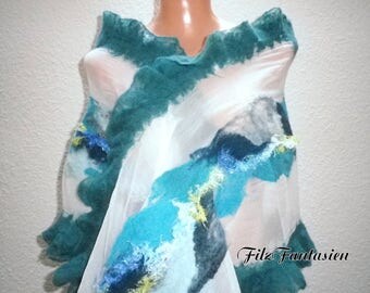 Nuno felted scarf in teal, silk scarf, scarf with frills, stoles, befilzter silk scarf, Hårruller