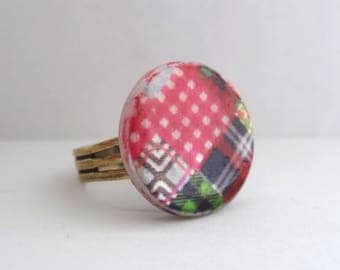 Colorful patchwork pattern vintage button ring