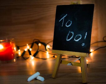 Mini chalkboard & easel.