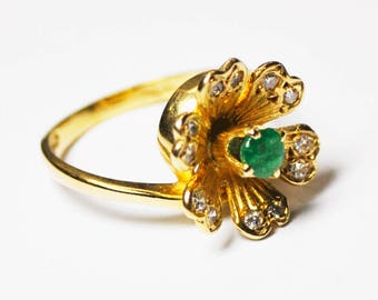 Vintage Ring Vintage 1970's Emerald & Diamond Flower