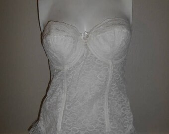 SALE 25% off SALE Vintage 80's 90's white lace Strapless Bustier Bra 36 B