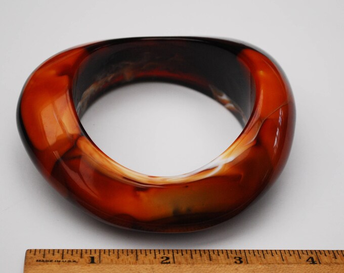 Chunky Lucite Wave Bangle -Brown White Black Marbled - Vintage Plastic - Wide Bracelet