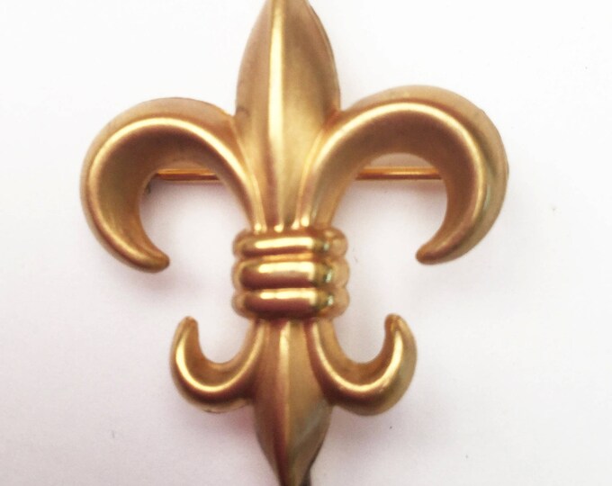 Gold Fleur De Lis pin clip - Signed 2 Winward 1/20 12 Kt Gf - Gold Filled brooch