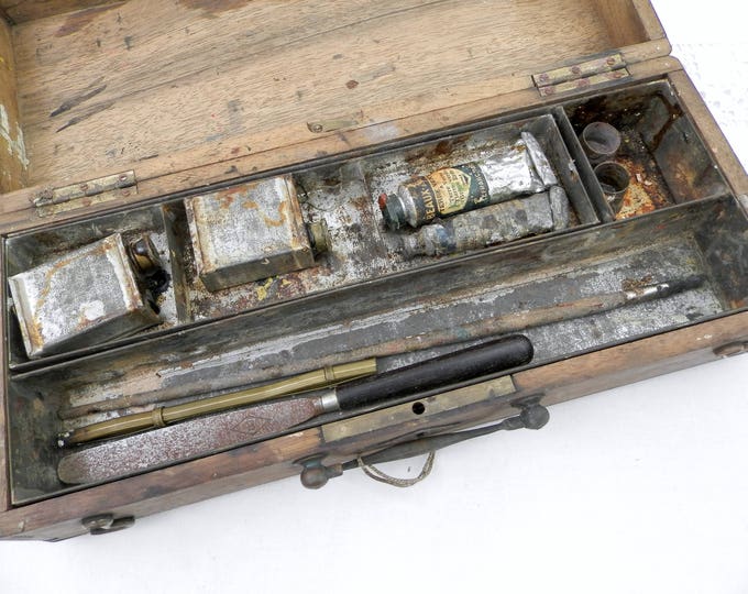 Antique Wooden Dovetail Paint Box for Traveling Artist with Working Lock and Key, French Outdoor Art Box Made of Oak Wood with Brass Handle