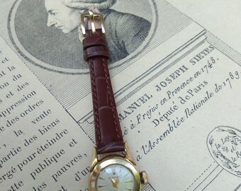 Very nice vintage Longines woman watch in good working condition 10k yellow gold filled wrist watch croco leather bracelet