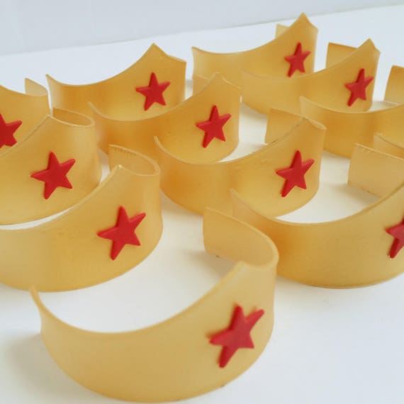 12 Edible Wonder Woman Tiara/Crown Cupcake and Cakepop ...