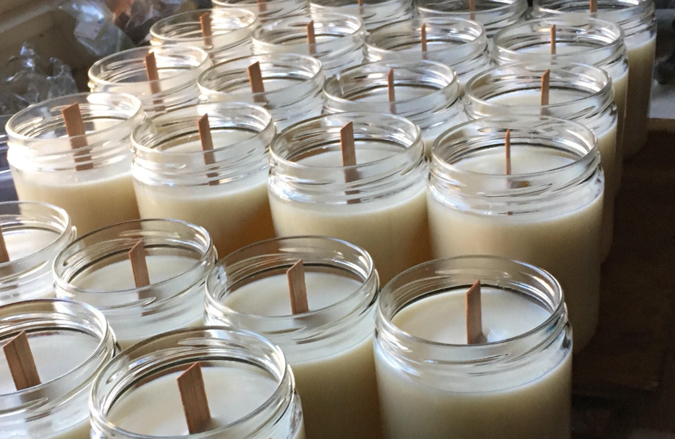 Aunt Freda's Homemade Rolls scented candle handmade candle wood