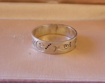 Vintage Sterling Silver Fish and Bubbles Large Men's Ring Size 10 3/4 US and V 1/2 UK & Aust